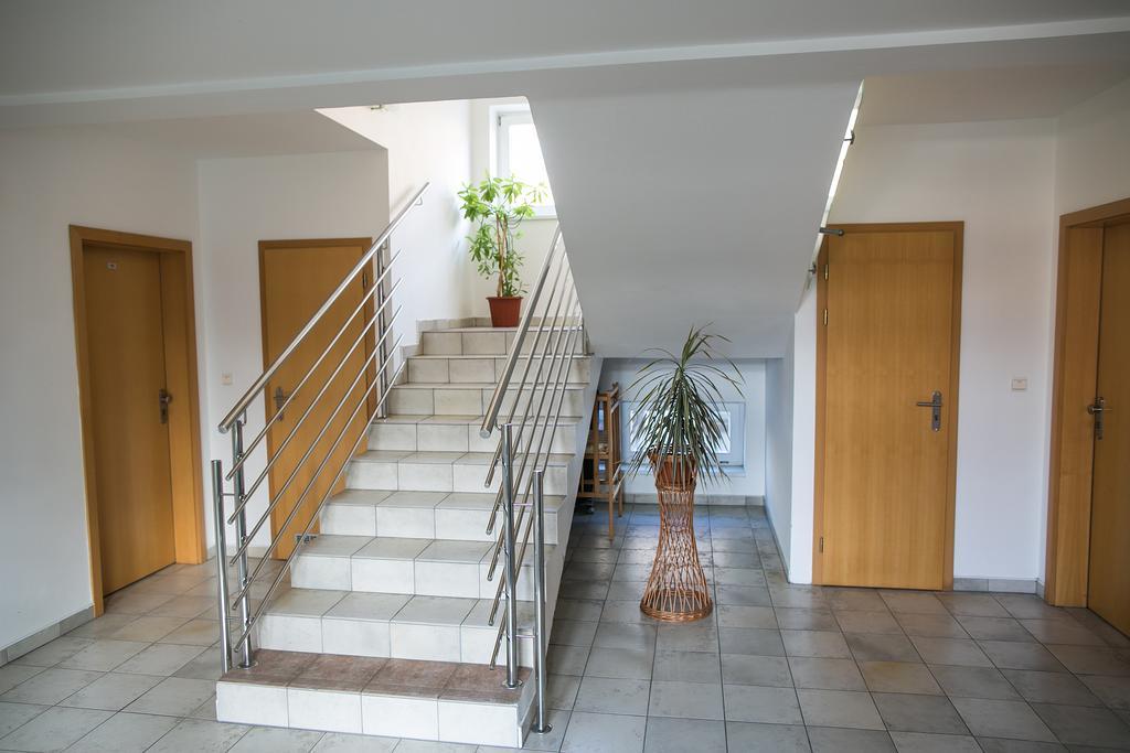 Hotel Imos Břeclav Esterno foto