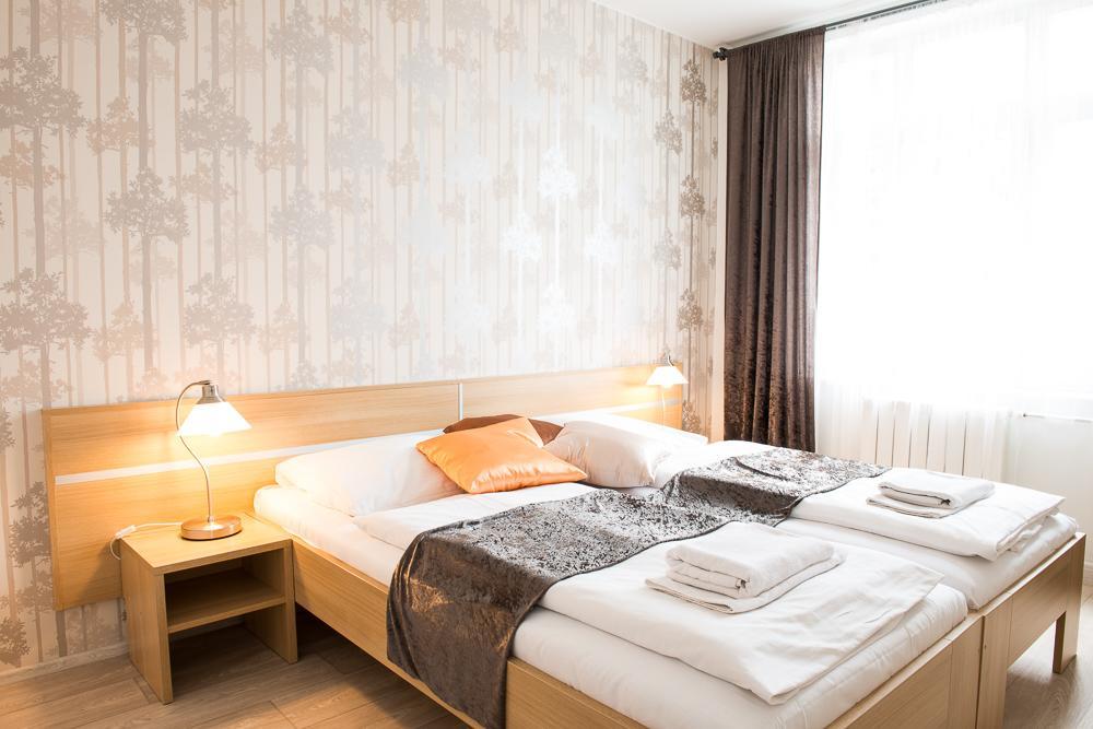 Hotel Imos Břeclav Esterno foto
