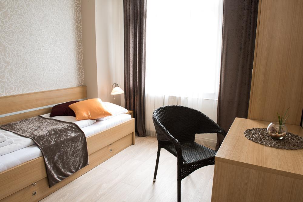 Hotel Imos Břeclav Esterno foto