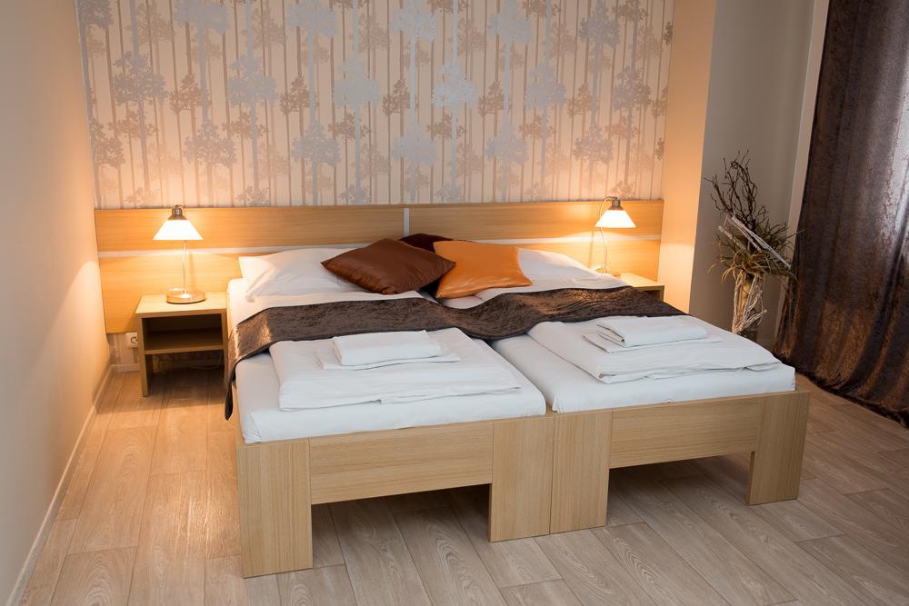 Hotel Imos Břeclav Esterno foto