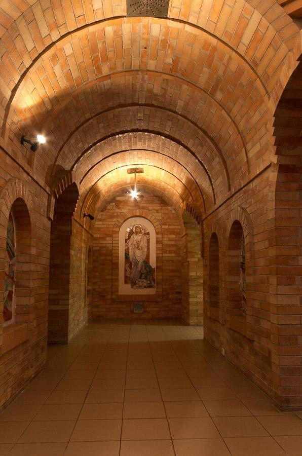 Hotel Imos Břeclav Esterno foto